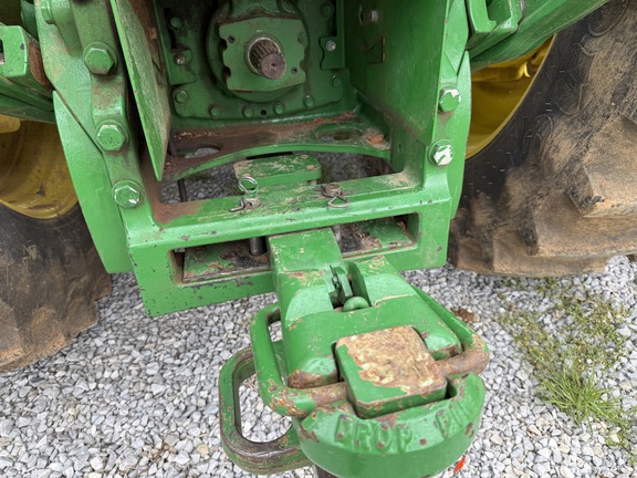 Photo of 2016 John Deere 8320R