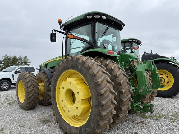 Photo of 2016 John Deere 8320R