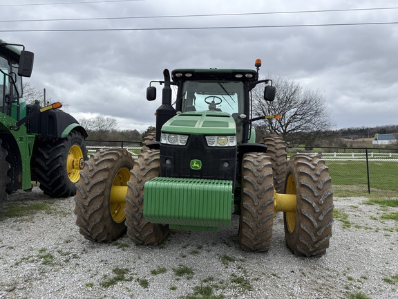 Photo of 2016 John Deere 8320R