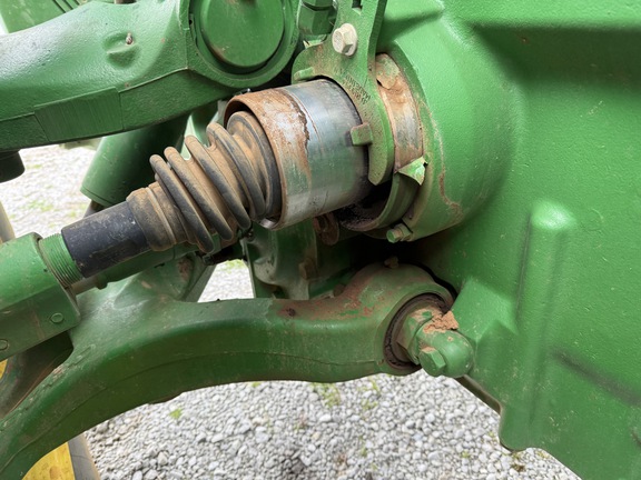 Photo of 2016 John Deere 8320R