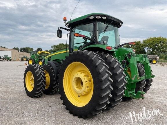 Photo of 2016 John Deere 8320R