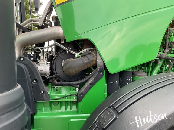 Photo of 2016 John Deere 8320R