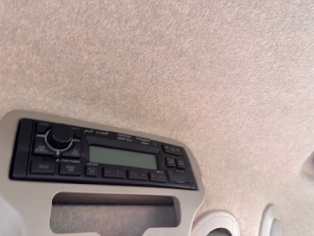 2015 John Deere 4052R Image 11