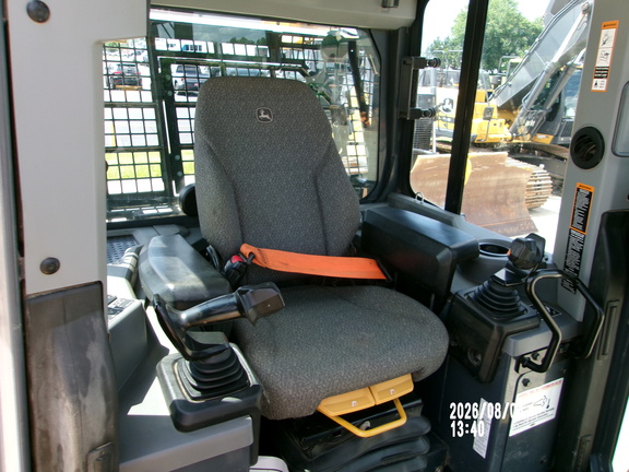 2024 John Deere 700L