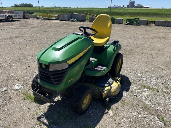  John Deere X590