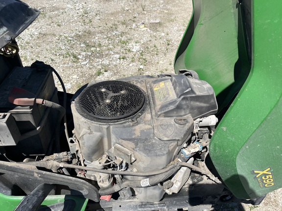 2015 John Deere X590 - Photo18