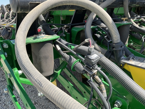 2010 John-Deere DB60