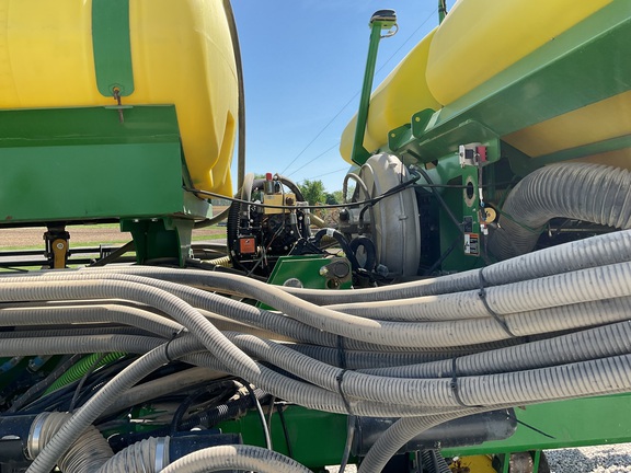 2010 John-Deere DB60
