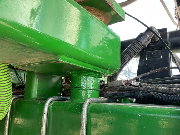 2010 John-Deere DB60