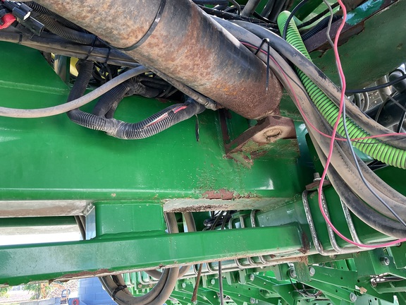 2010 John-Deere DB60