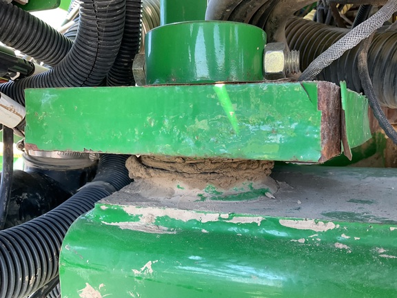 2010 John-Deere DB60