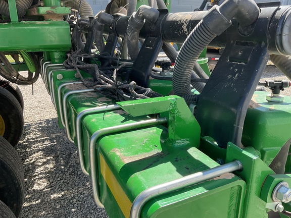 2010 John-Deere DB60