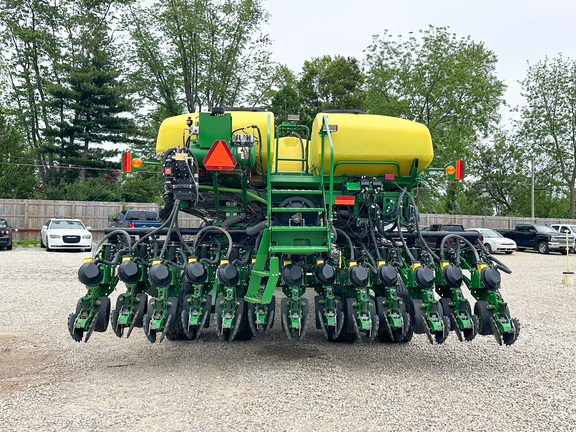 2010 John-Deere DB60