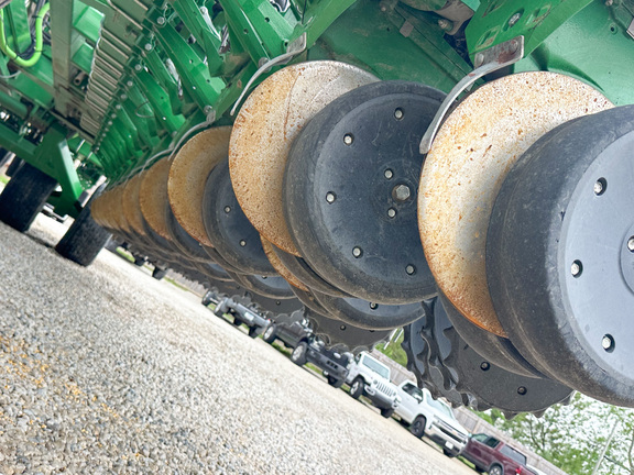 2010 John-Deere DB60