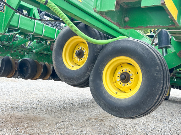 2010 John-Deere DB60