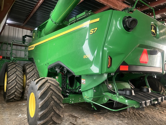 Photo of 2025 John Deere S7 800