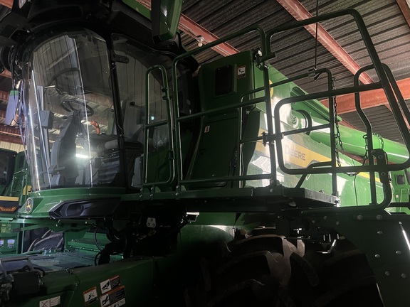 Photo of 2025 John Deere S7 800