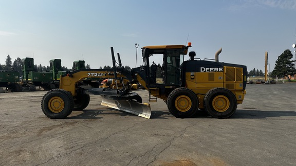 2019 John Deere 772GP