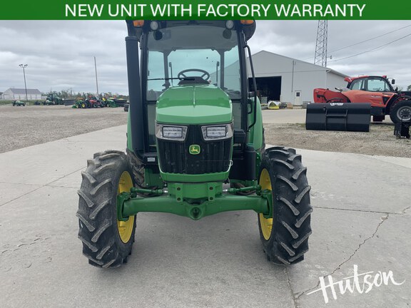 Photo of 2025 John Deere 5075E
