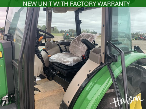 Photo of 2025 John Deere 5075E