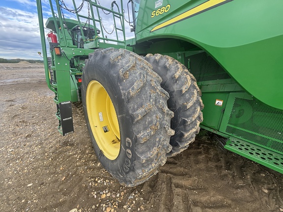Used 2014 John Deere S680 Combines at Horizon Ag & Turf in Wetaskiwin, AB - Photo9