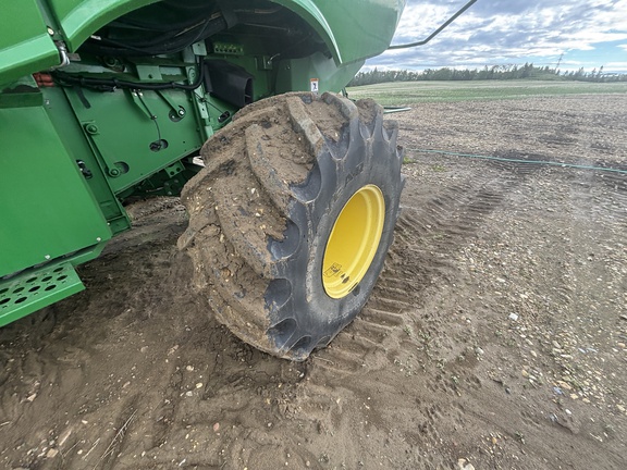 Used 2014 John Deere S680 Combines at Horizon Ag & Turf in Wetaskiwin, AB - Photo10