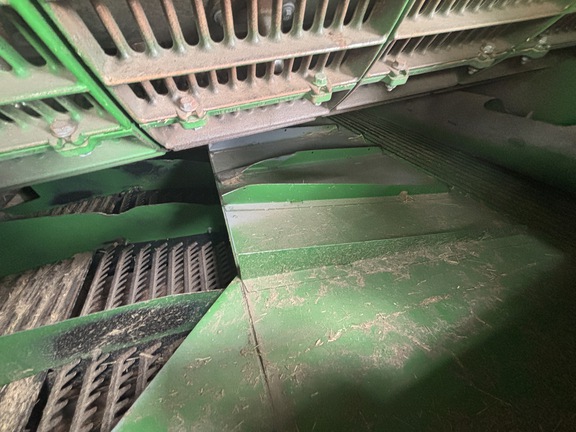 Used 2014 John Deere S680 Combines at Horizon Ag & Turf in Wetaskiwin, AB - Photo15