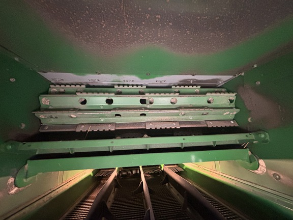 Used 2014 John Deere S680 Combines at Horizon Ag & Turf in Wetaskiwin, AB - Photo28