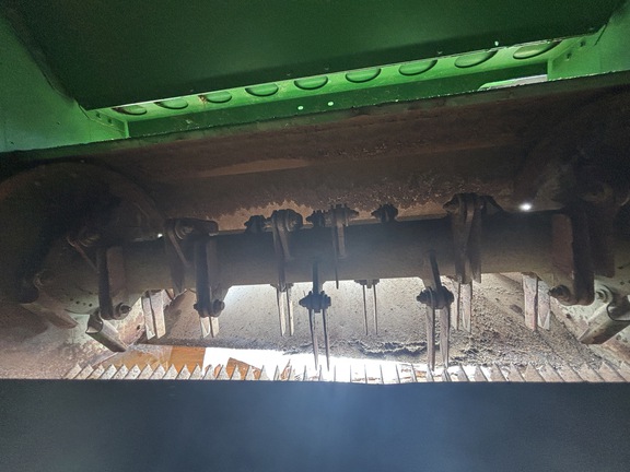 Used 2014 John Deere S680 Combines at Horizon Ag & Turf in Wetaskiwin, AB - Photo29