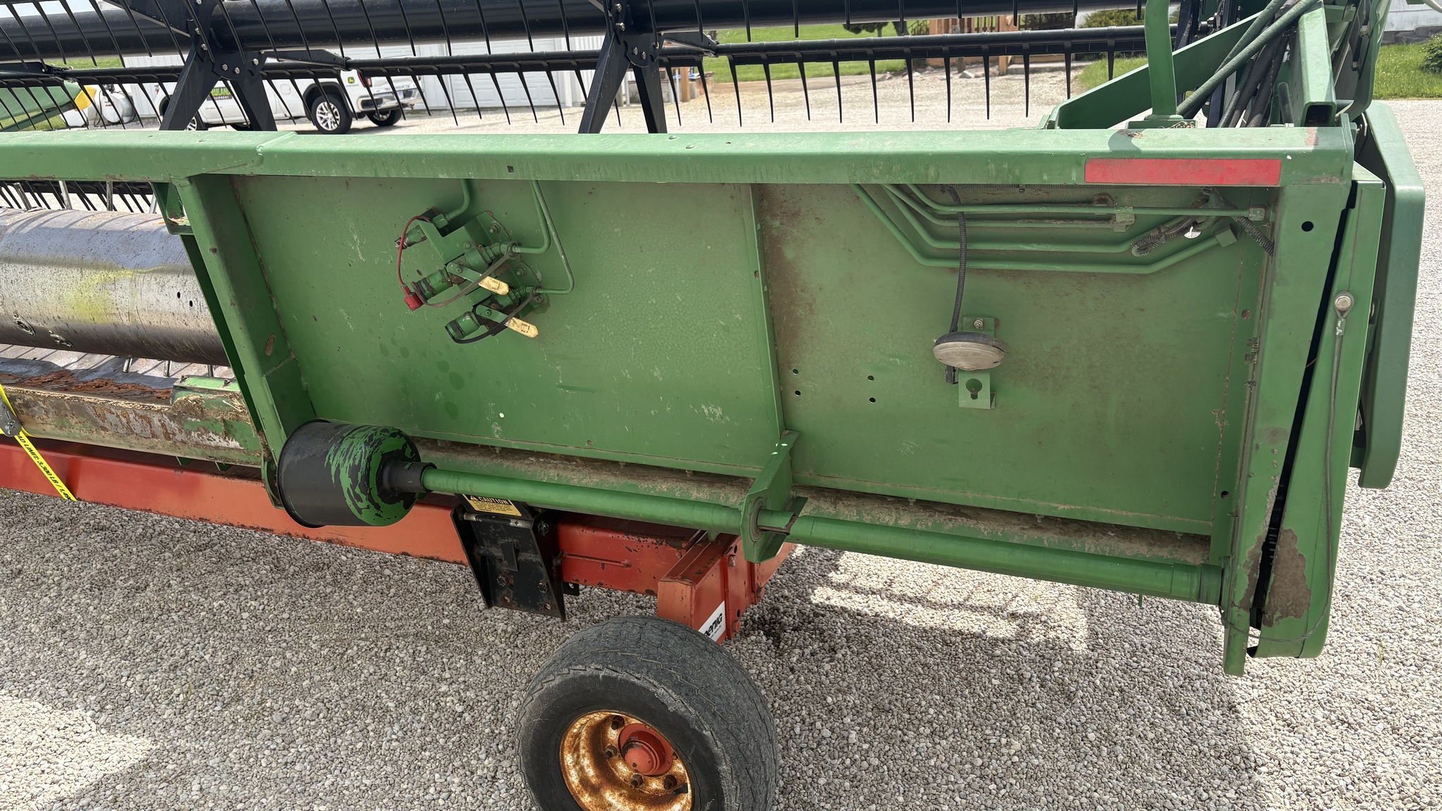 1998 John Deere 920 Image 4