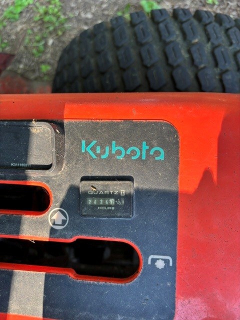 Used 2002 Kubota ZD21 Zero Turn Mowers at Koenig Equipment in Greensburg, IN - PhotoXL3