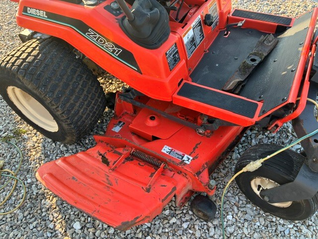 Used 2002 Kubota ZD21 Zero Turn Mowers at Koenig Equipment in Greensburg, IN - PhotoXL4