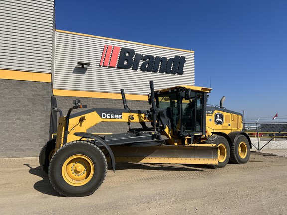 Photo of 2021 John Deere 870G