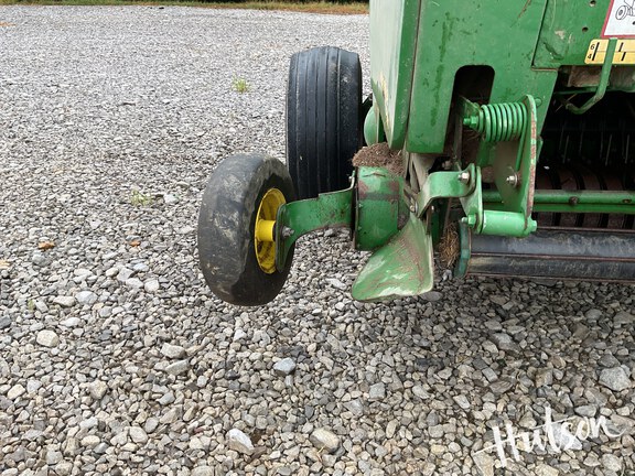 Photo of 2007 John Deere 568