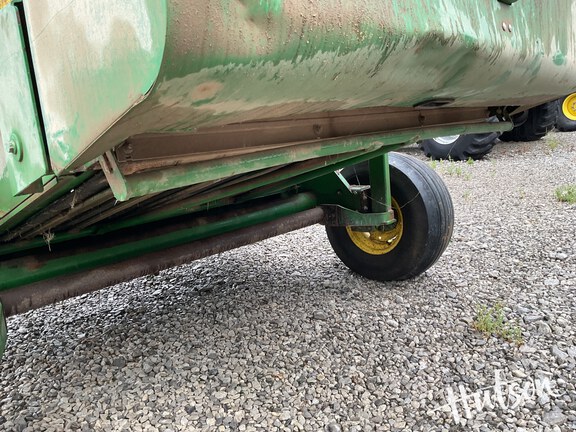 Photo of 2007 John Deere 568