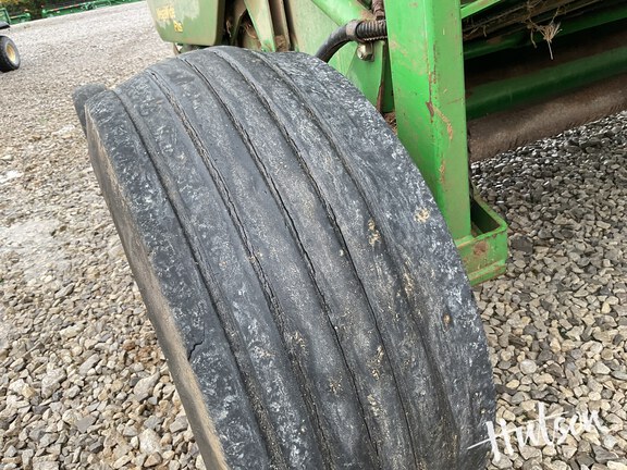 Photo of 2007 John Deere 568