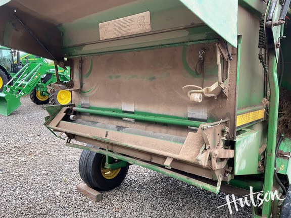 Photo of 2007 John Deere 568