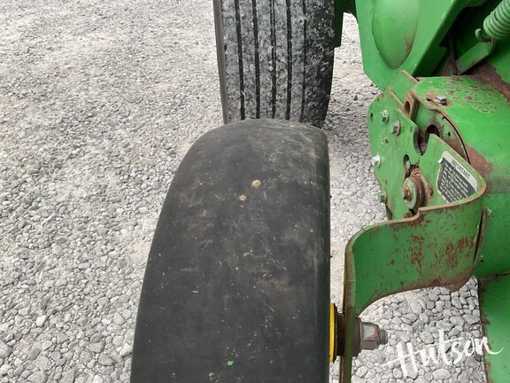Photo of 2007 John Deere 568