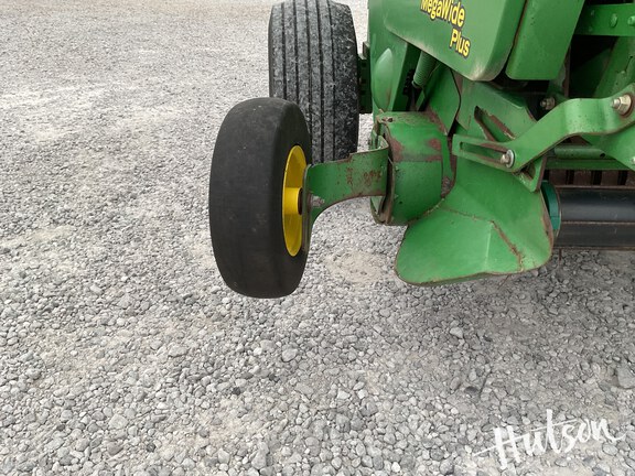 Photo of 2007 John Deere 568