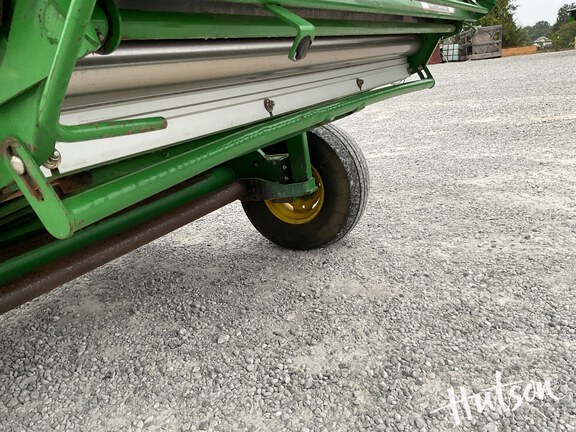 Photo of 2007 John Deere 568
