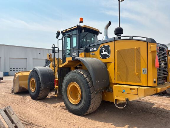 2020 John Deere 824L
