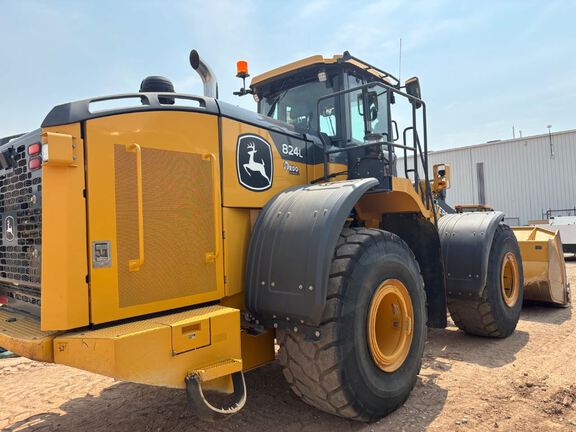 2020 John Deere 824L
