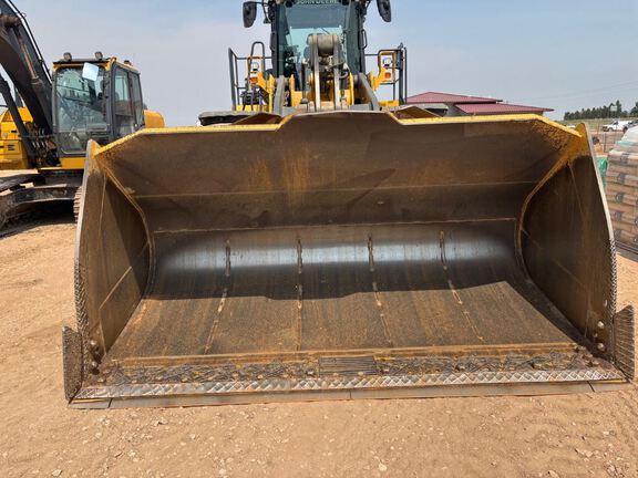 2020 John Deere 824L