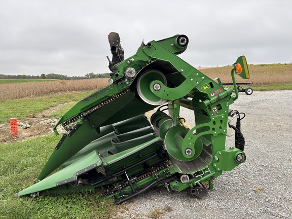 Used 2022 John Deere C8F Corn and Row Crop headers at Koenig Equipment in Oxford, OH - Photo2