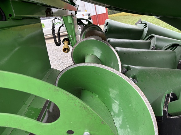 Used 2022 John Deere C8F Corn and Row Crop headers at Koenig Equipment in Oxford, OH - Photo7