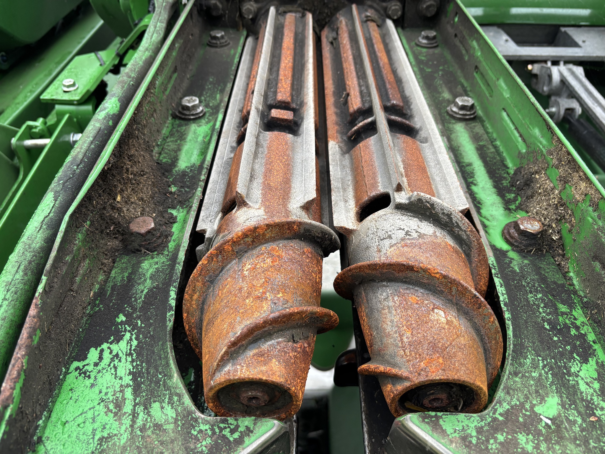 Used 2022 John Deere C8F Corn and Row Crop headers at Koenig Equipment in Oxford, OH - PhotoXL9