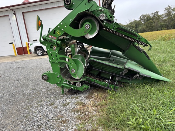 Used 2022 John Deere C8F Corn and Row Crop headers at Koenig Equipment in Oxford, OH - Photo10