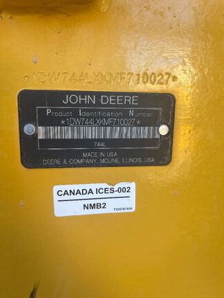 2021 John Deere 744L