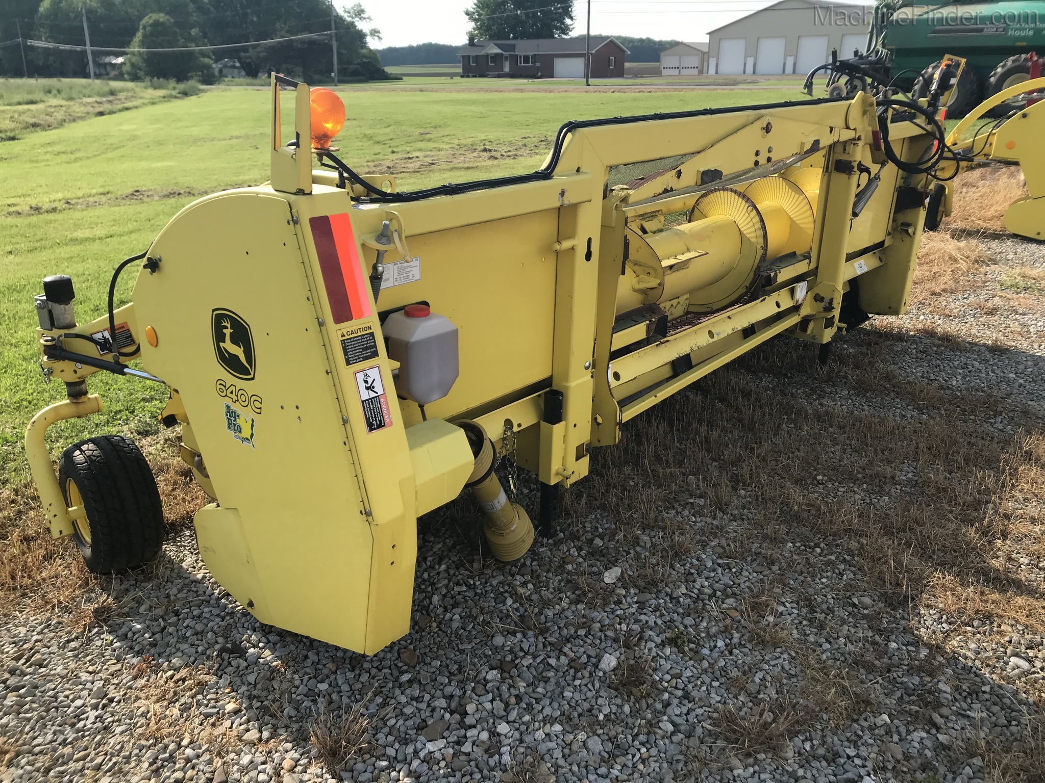 2014 John Deere 640C Image 3