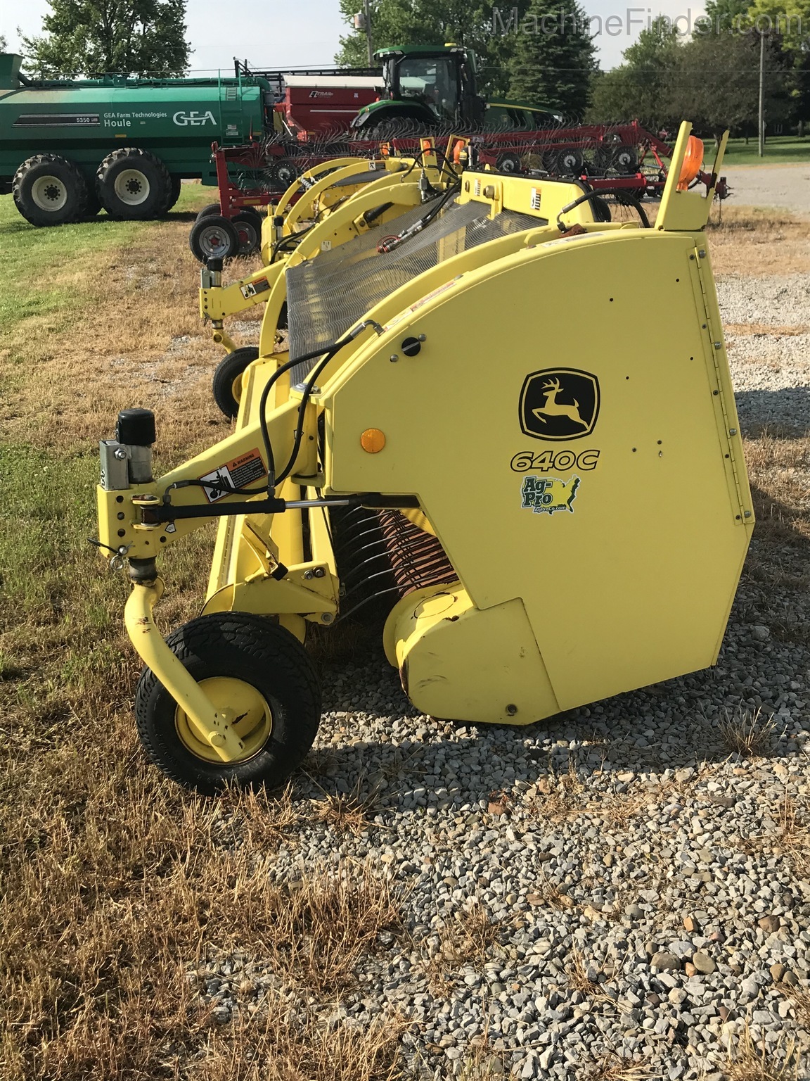 2014 John Deere 640C Image 2